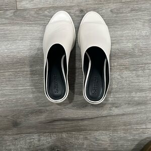 Mercedes Castillo Leather Mules